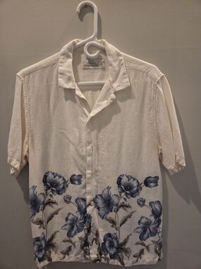 Abercrombie and Fitch Men’s Cream Linen Blend Shirt with Blue Floral Print